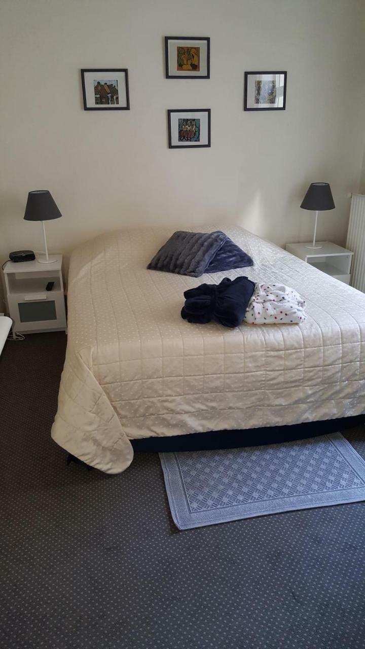 ברוז' Guest House Adonis מראה חיצוני תמונה