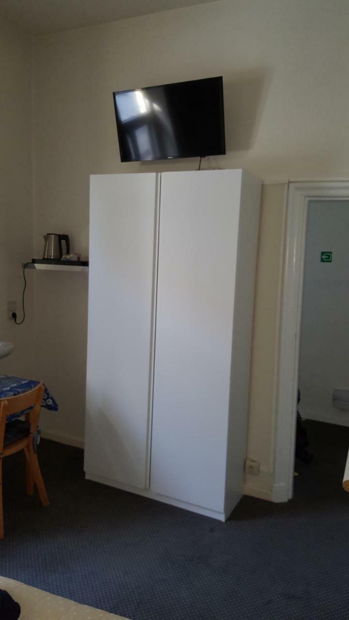 ברוז' Guest House Adonis מראה חיצוני תמונה